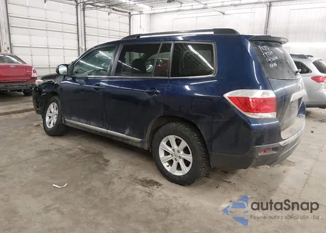 2012 Toyota Highlander Base V6 z USA, uszkodzony, nr VIN 5TDBK3EH3CS108178